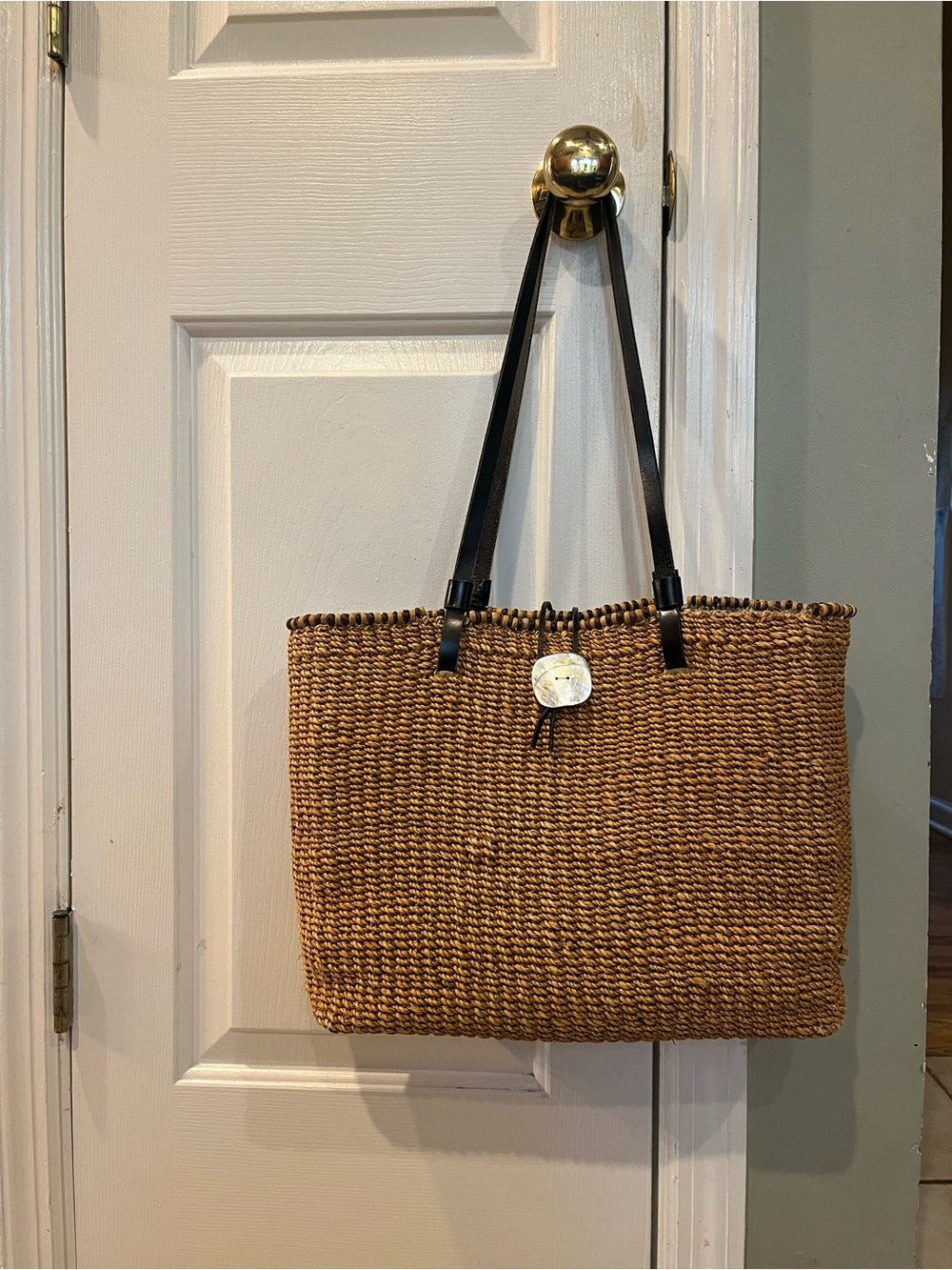 Vintage 90s Nine West Woven Straw Tote Bag Beaded Edge Shell Toggle Black Straps